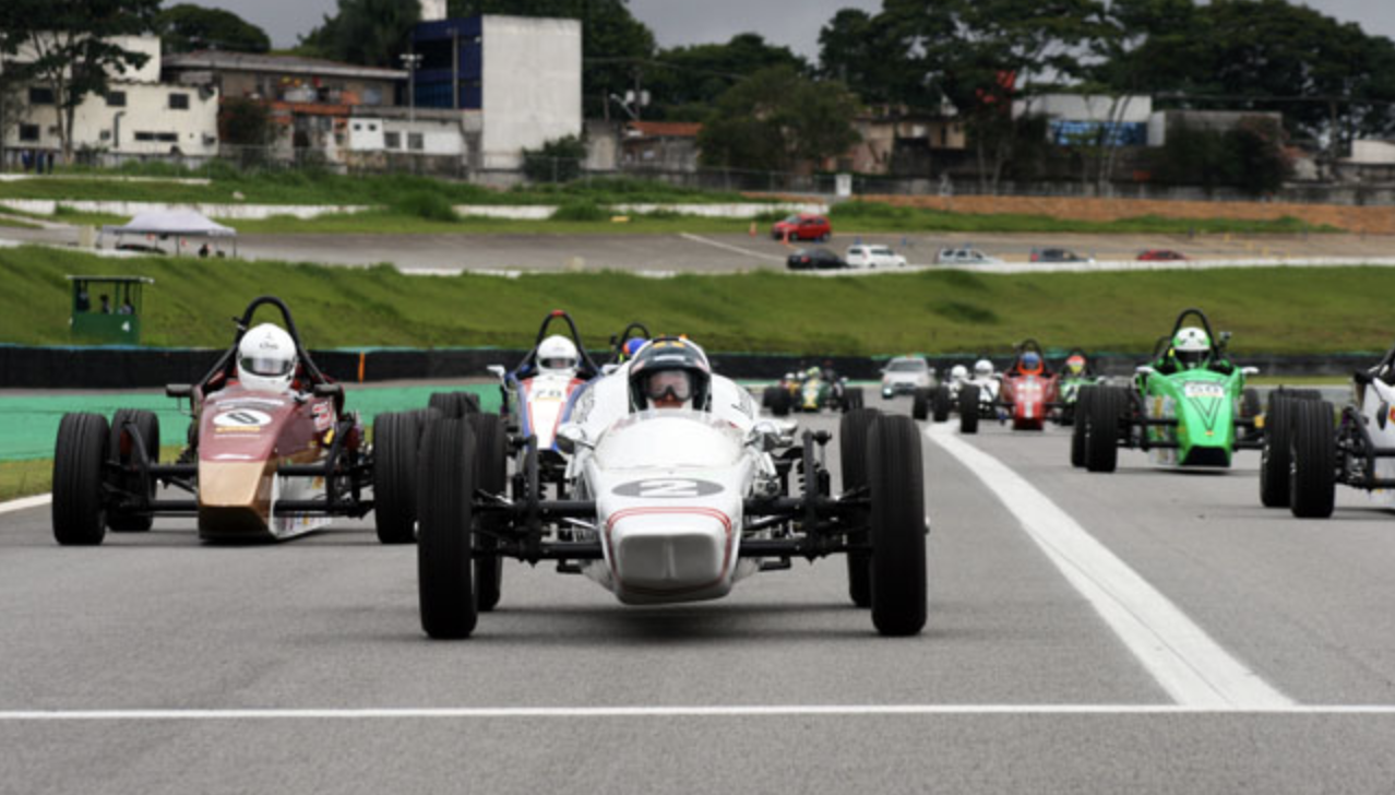 Lapagesse Car homenageia José Carlos Pace em Interlagos